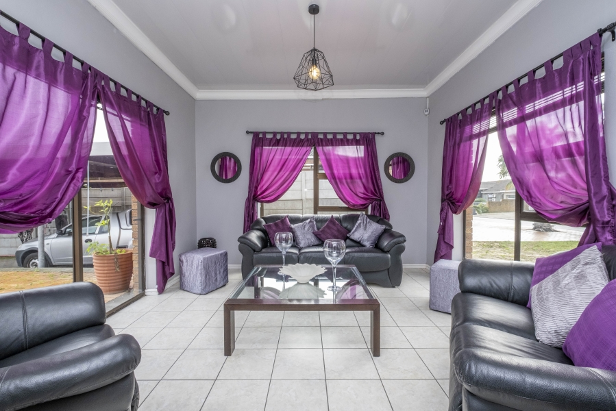4 Bedroom Property for Sale in Rouxville Western Cape